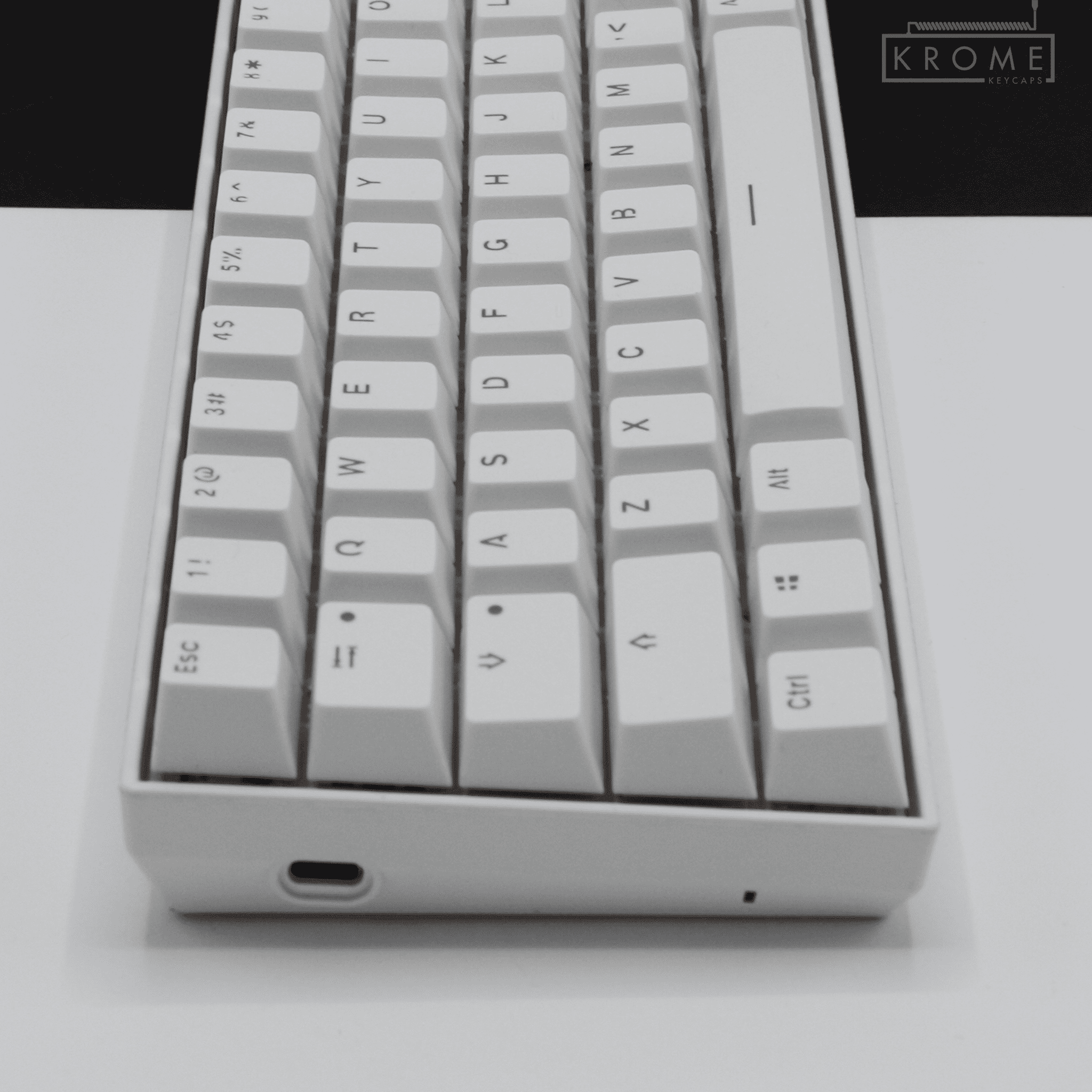 White Keychron (Layout) Dual Language PBT Keycaps - 65/75% – Krome